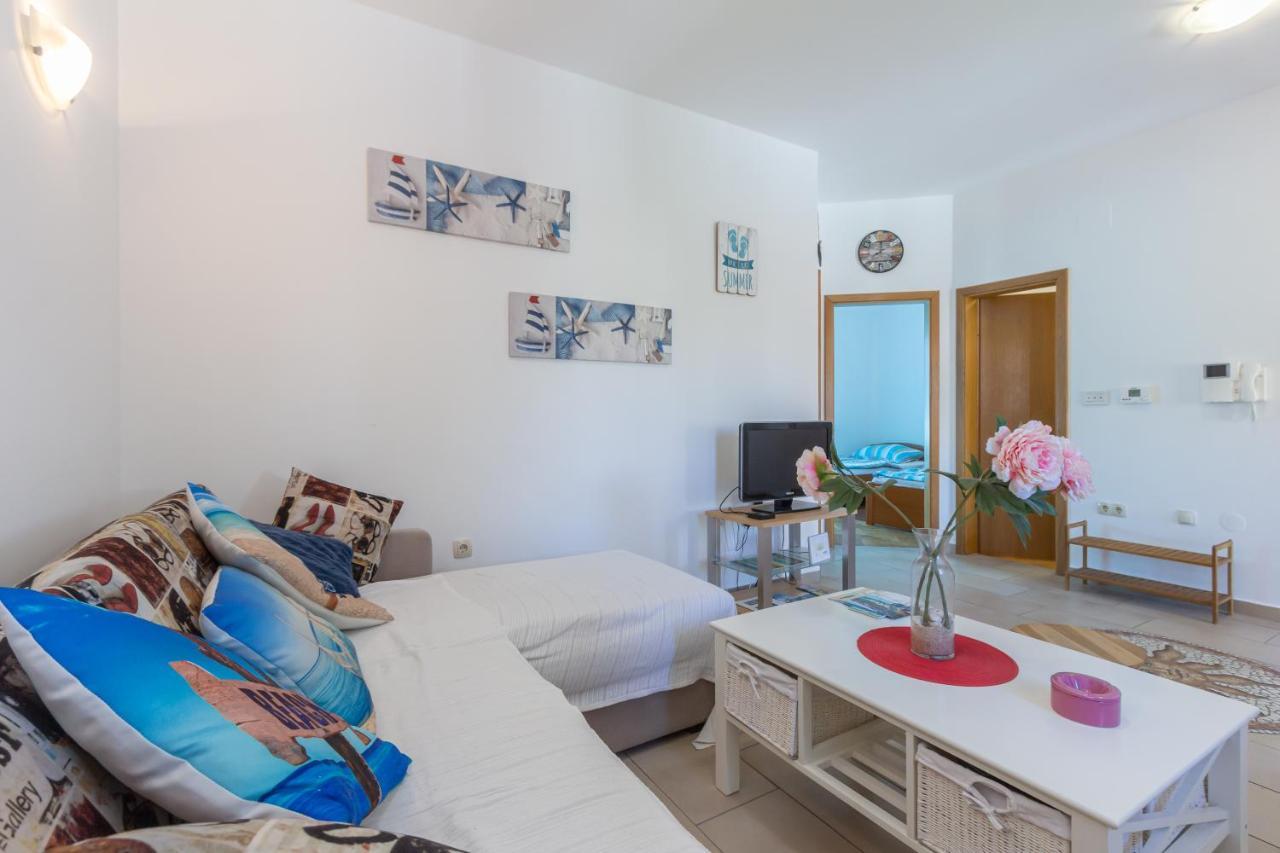 באסקה Apartments Ema & Mislav With Terrace מראה חיצוני תמונה