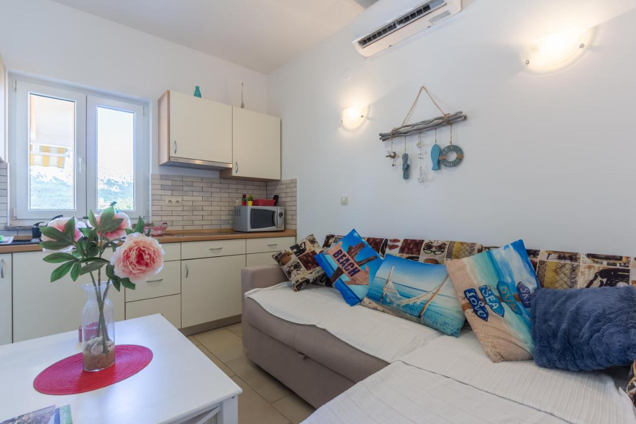 באסקה Apartments Ema & Mislav With Terrace מראה חיצוני תמונה