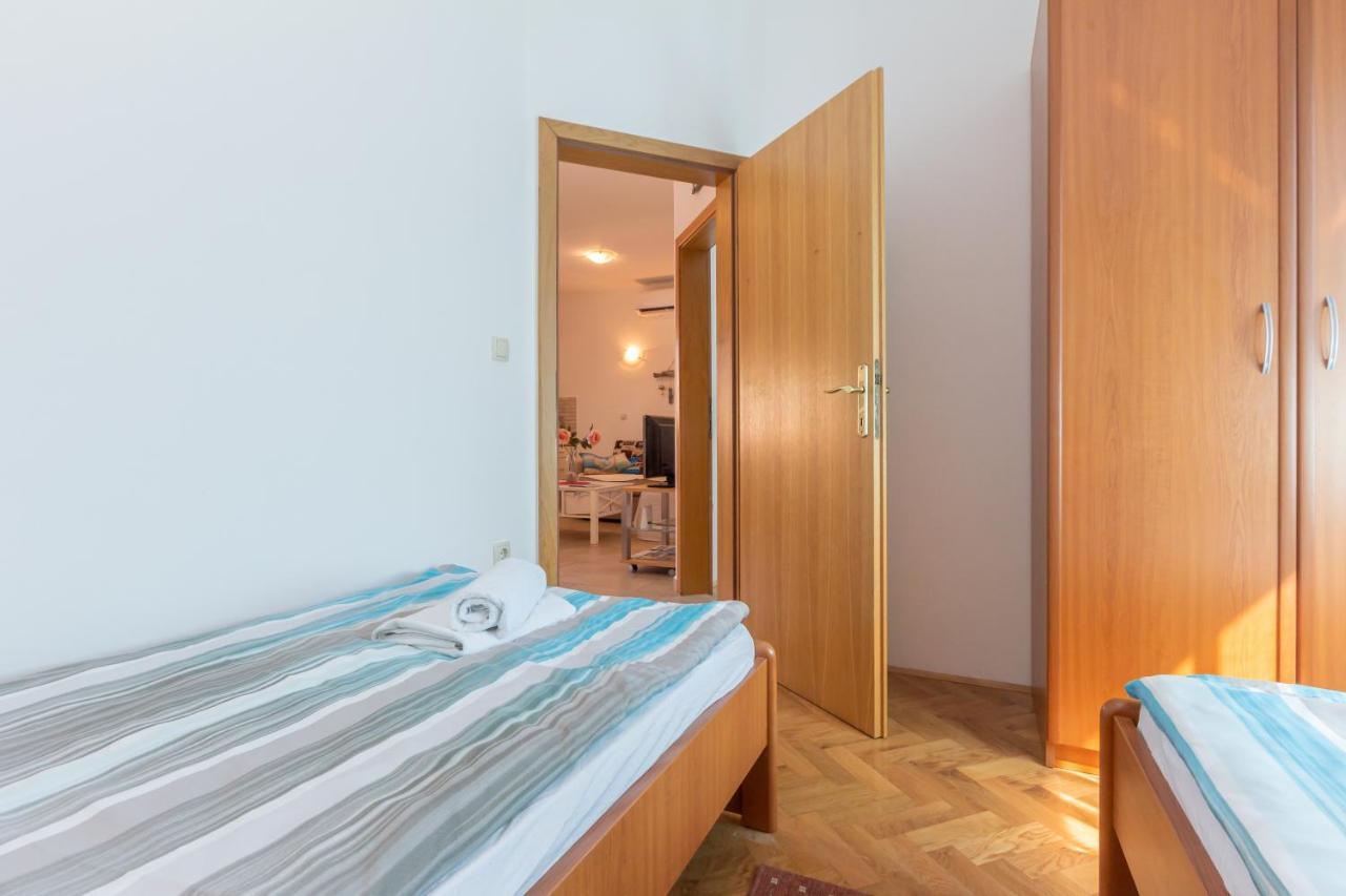באסקה Apartments Ema & Mislav With Terrace מראה חיצוני תמונה