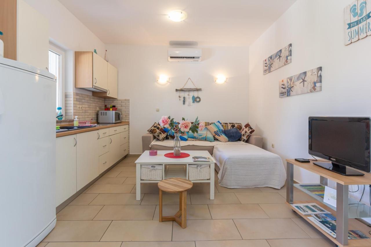 באסקה Apartments Ema & Mislav With Terrace מראה חיצוני תמונה