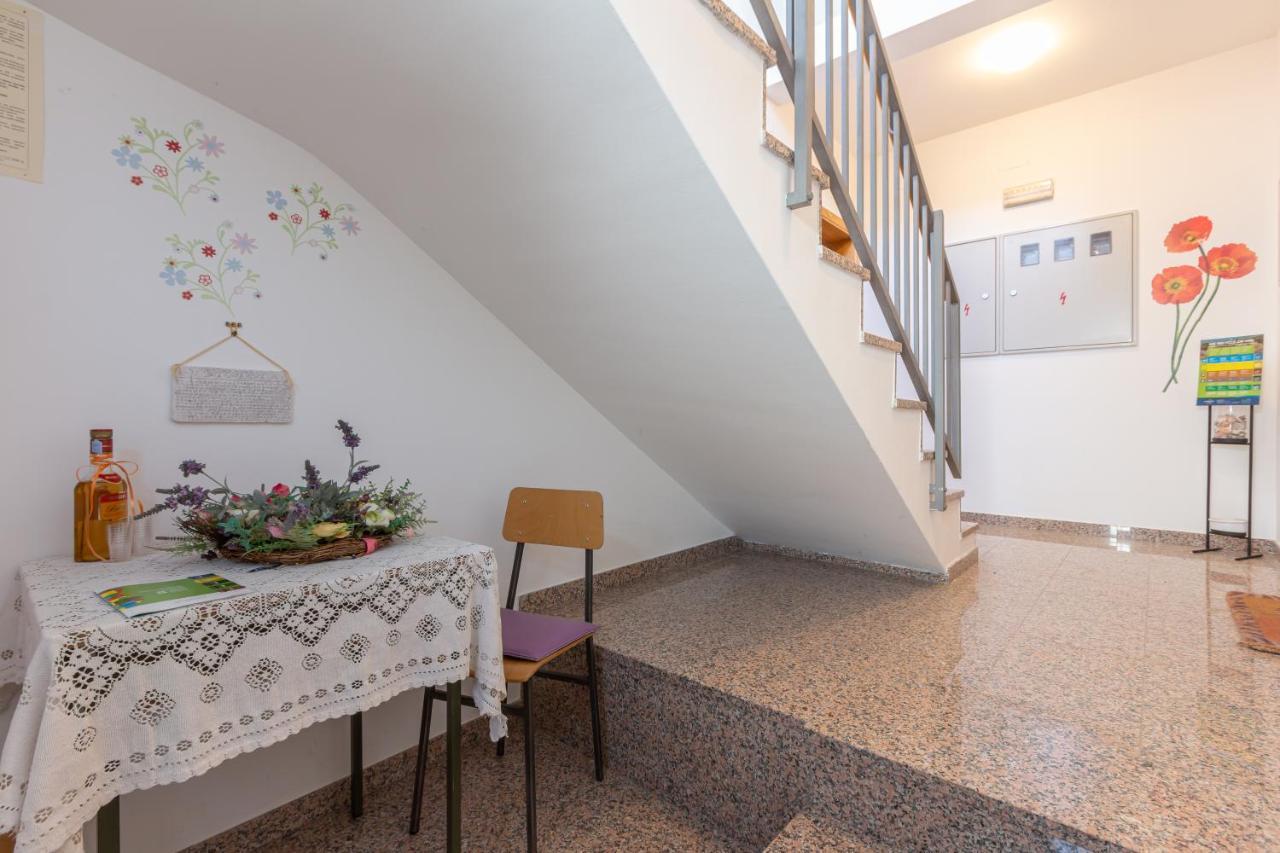 באסקה Apartments Ema & Mislav With Terrace מראה חיצוני תמונה